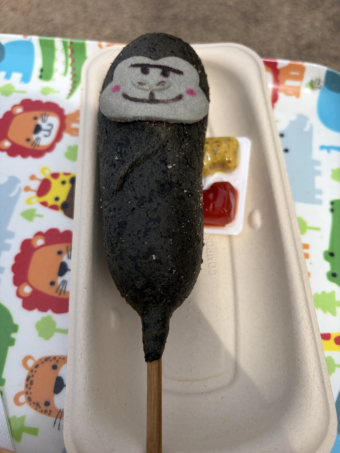 東山動植物園 どうぶつカフェのゴリラホットドッグ