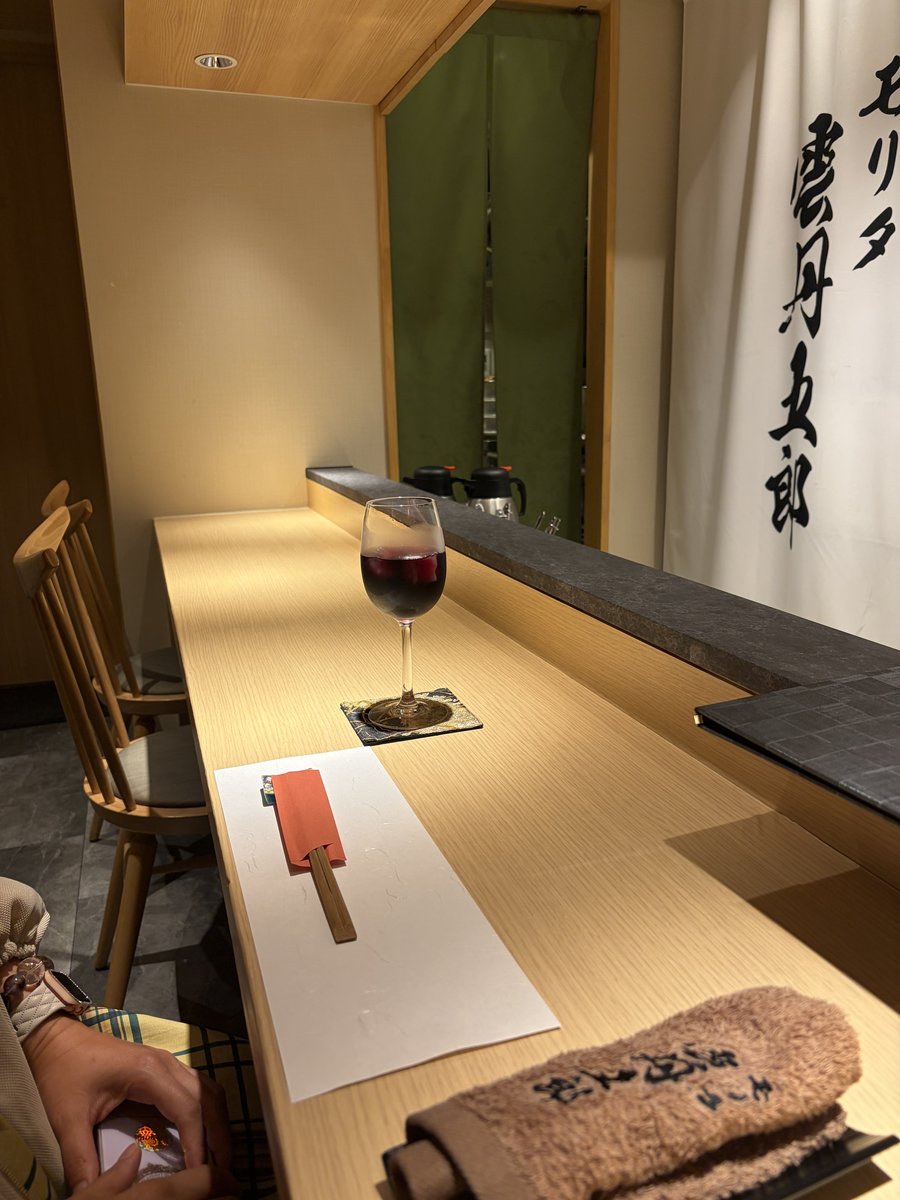 モリタ雲丹五郎 カウンター席