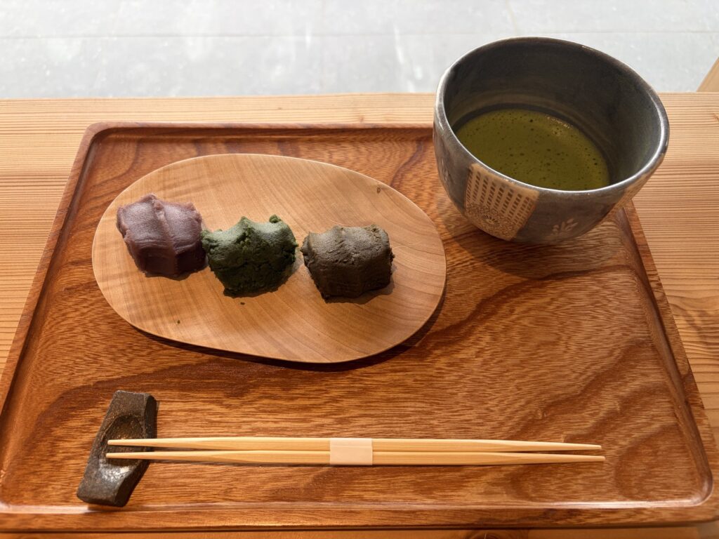 御福餅おすすめ3種盛りとお抹茶