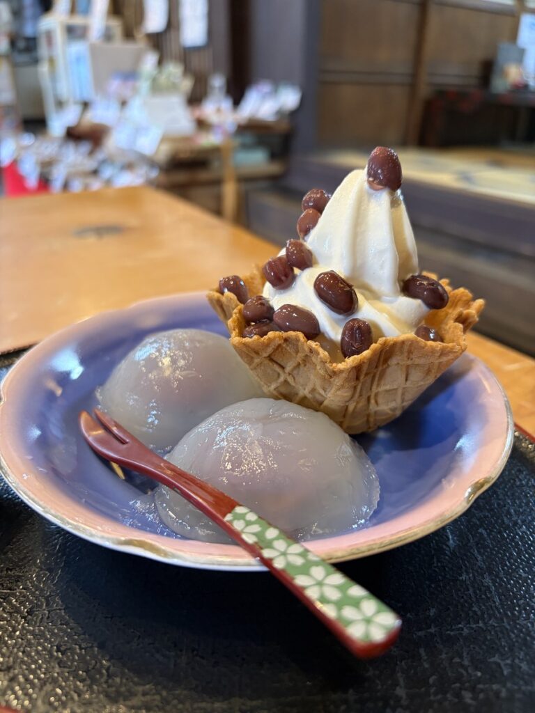 まる志んの葛まんじゅうパフェ 葛ソフトクリームと小豆と透明な葛まんじゅう